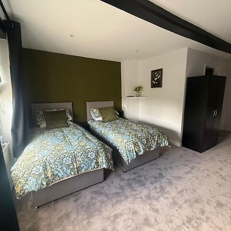 The White Hart Hotel Atworth Eksteriør billede