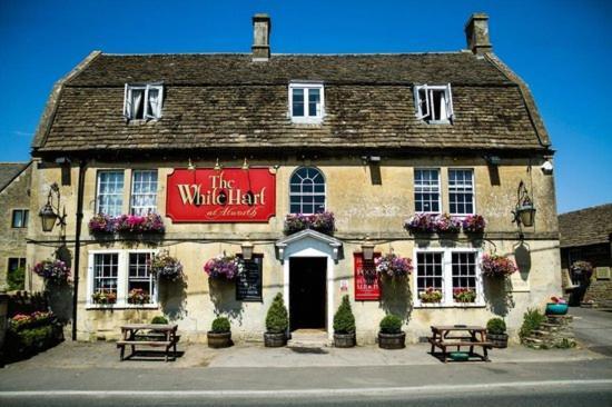 The White Hart Hotel Atworth Eksteriør billede